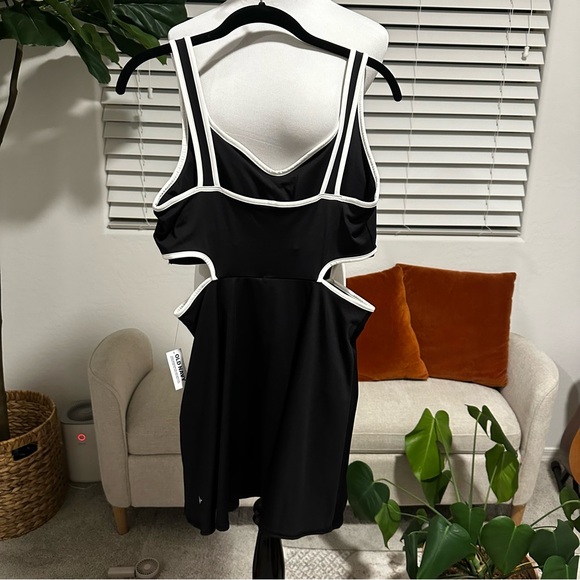 Old Navy Powersoft athletic dress - Picture 5 of 6